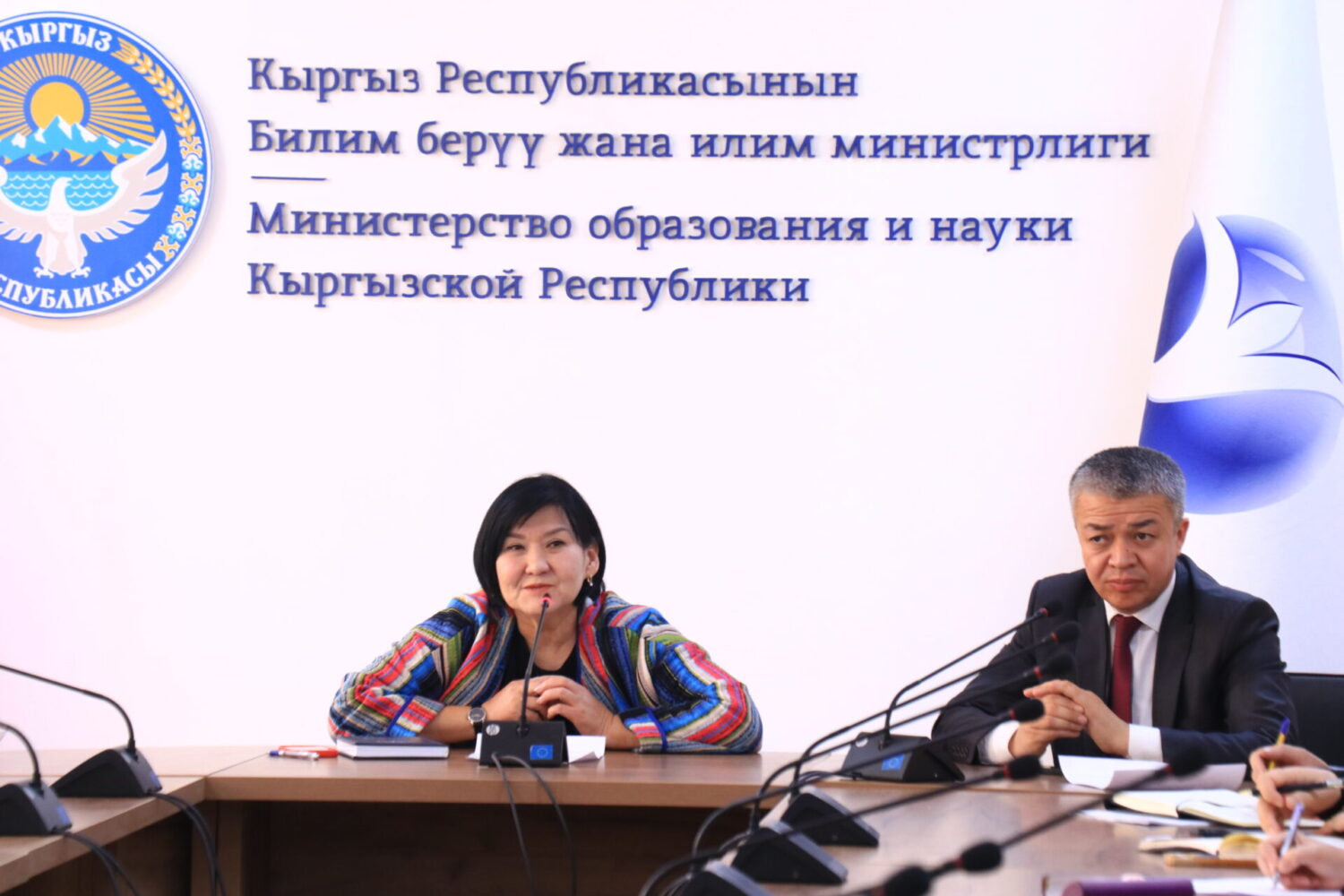 БАЛА БАКЧАЛАР ЖАНА МЕКТЕПТЕР ҮЧҮН БИЛИМ БЕРҮҮ СТАНДАРТЫНЫН ДОЛБООРУ ТАЛКУУЛАНДЫ