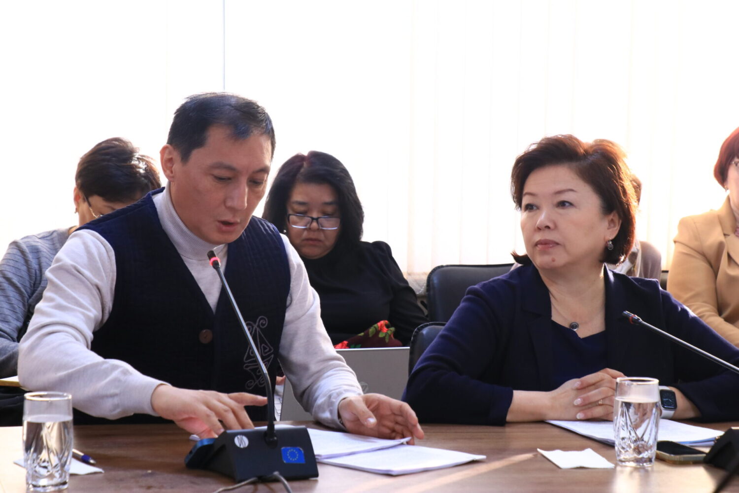 БАЛА БАКЧАЛАР ЖАНА МЕКТЕПТЕР ҮЧҮН БИЛИМ БЕРҮҮ СТАНДАРТЫНЫН ДОЛБООРУ ТАЛКУУЛАНДЫ