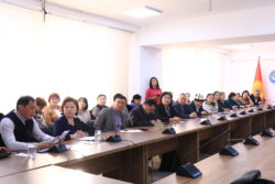 БАЛА БАКЧАЛАР ЖАНА МЕКТЕПТЕР ҮЧҮН БИЛИМ БЕРҮҮ СТАНДАРТЫНЫН ДОЛБООРУ ТАЛКУУЛАНДЫ