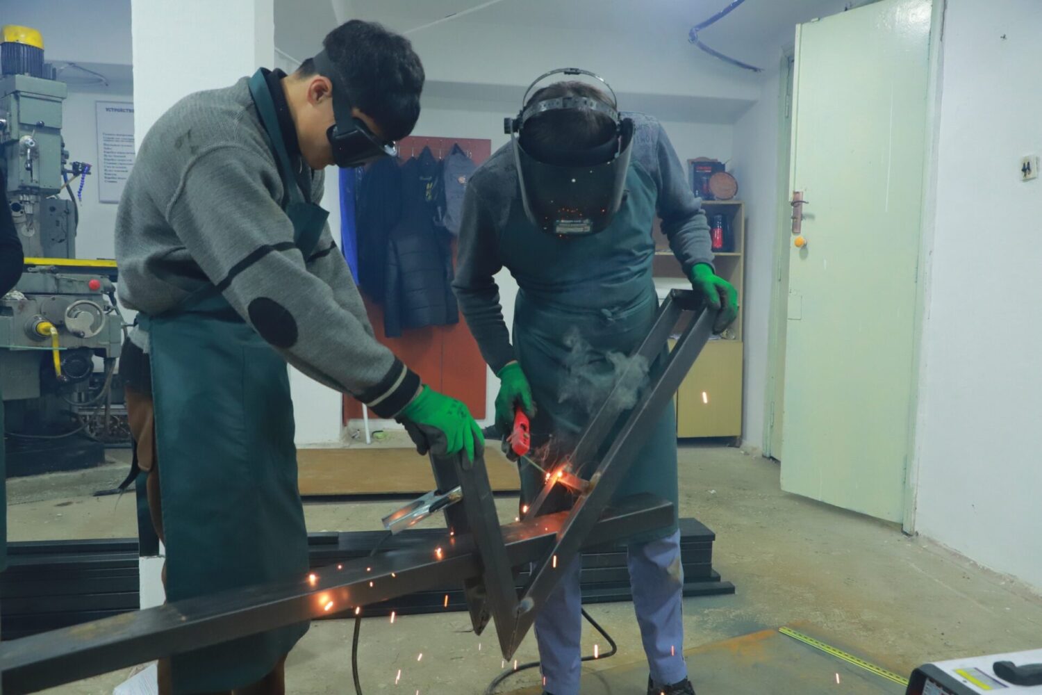 ОШТУ ҮНӨМДҮҮ ТҮНКҮ ЧЫРАКТАРДЫ СУНУШТАЙТ