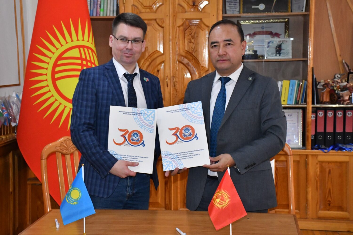 КӨЭУ Emirmed университети менен кызматташат