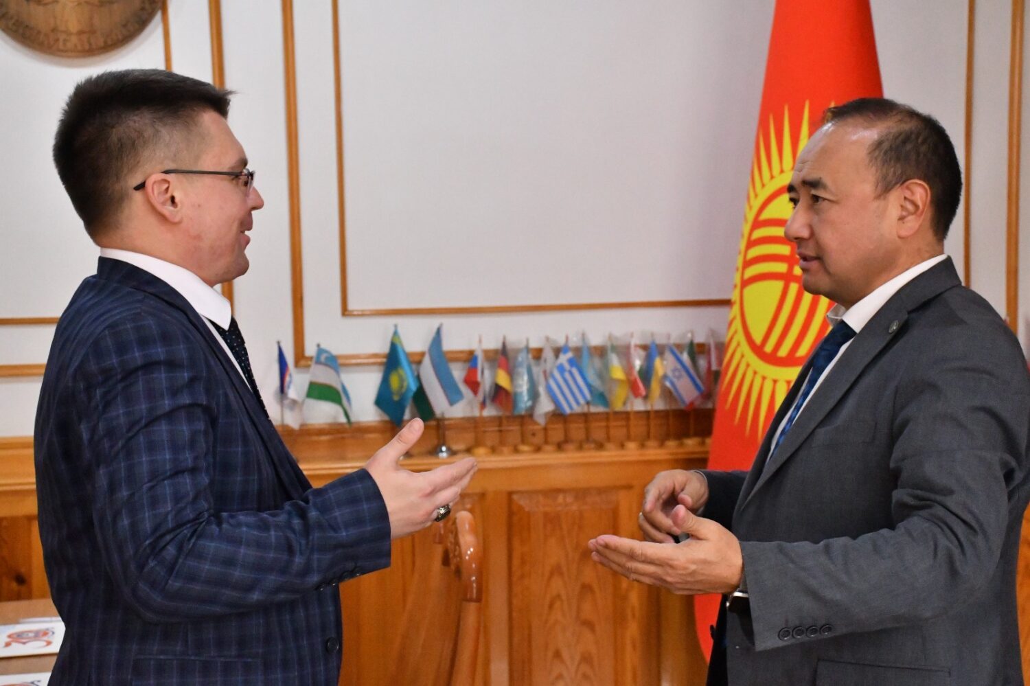 КӨЭУ Emirmed университети менен кызматташат