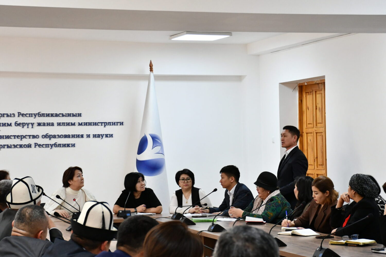 БИЛИМ БЕРҮҮ УЮМДАРЫНДАГЫ ЗОРДУК-ЗОМБУЛУКТУН АЛДЫН АЛУУ ҮЧҮН ИШ-ЧАРАЛАР ӨТКӨРҮЛӨТ