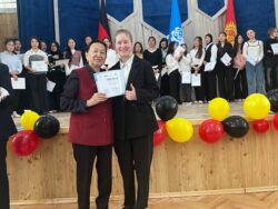 UNISTEM МЕКТЕБИНДЕ 97 ОКУУЧУ КЫЗ ТАК ИЛИМДЕР ДҮЙНӨСҮ МЕНЕН ТААНЫШТЫ