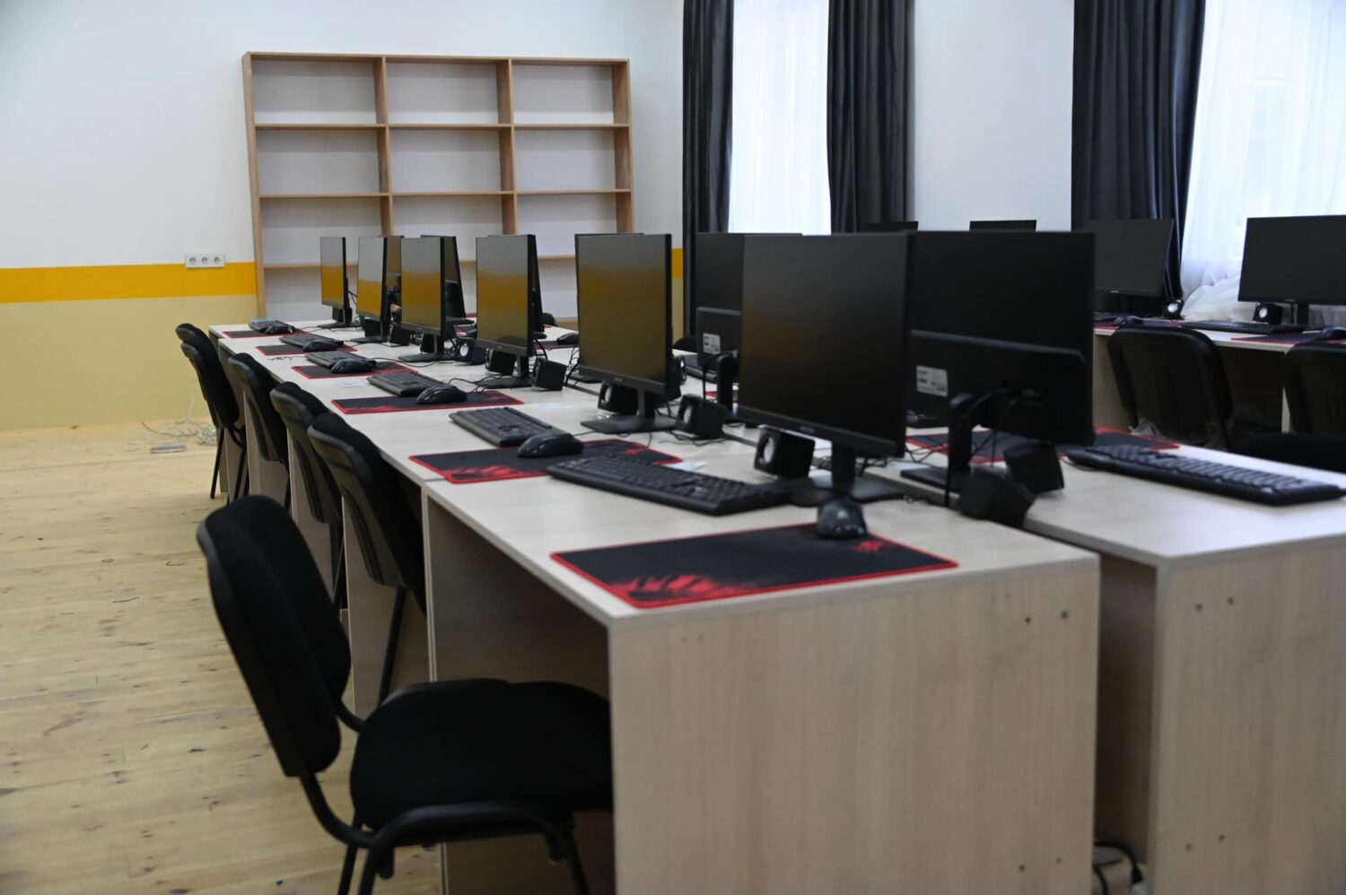 МАНАС АЙЫЛЫНДАГЫ МЕКТЕП-ЛИЦЕЙГЕ КОШУМЧА КОРПУС КУРУЛДУ