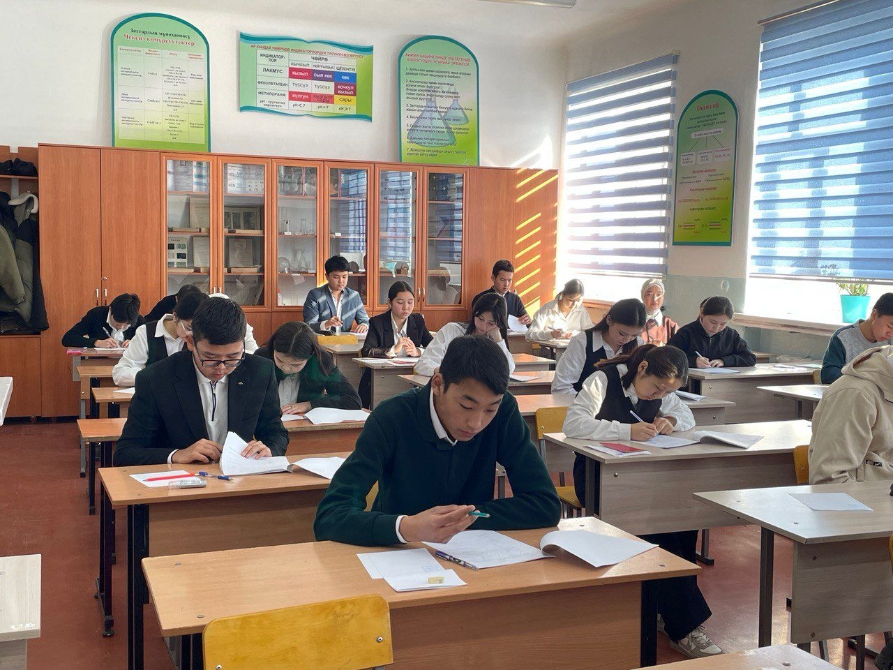 Бишкекте республикалык олимпиаданын экинчи этабы өтүүдө