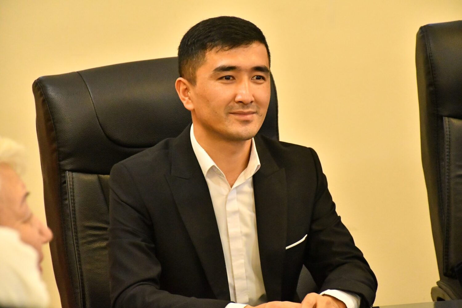 Андижандык студенттер КӨЭУда