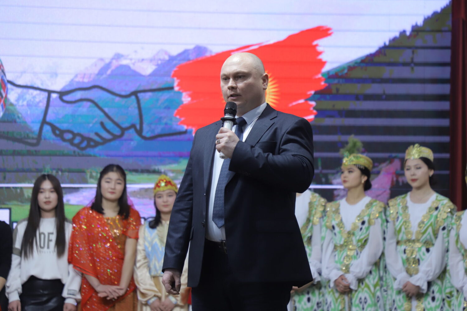 ЭНЕ ТИЛ — УЛУТТУН ЖАН ДҮЙНӨСҮ