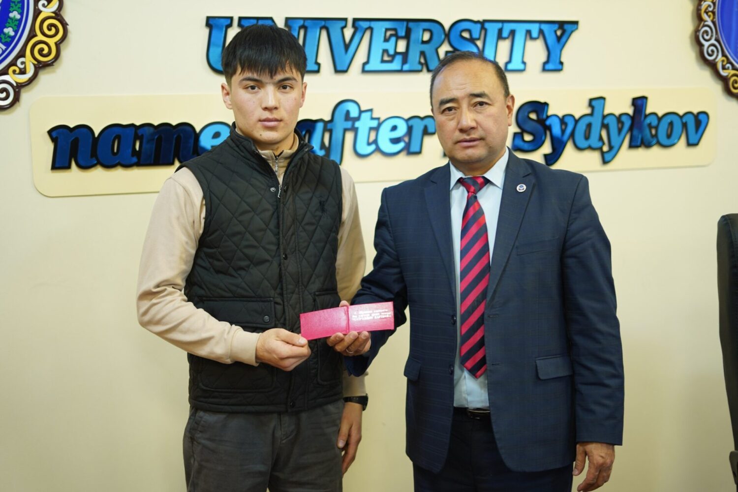 Студенттер театрга акысыз киришет