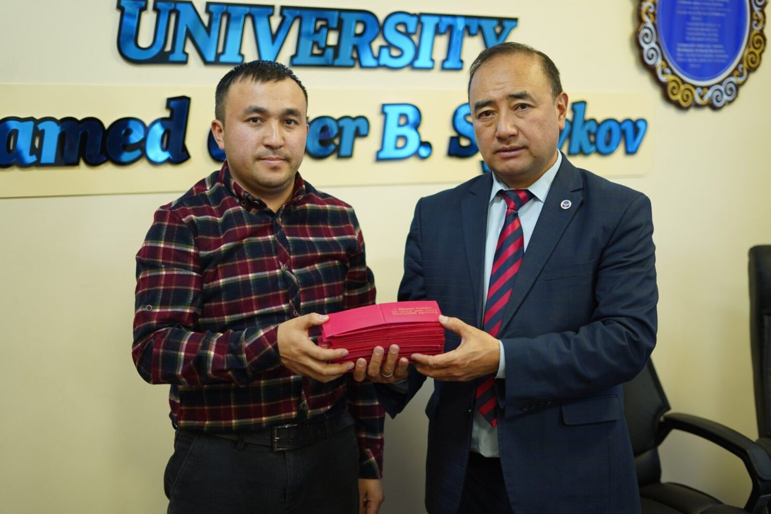 Студенттер театрга акысыз киришет