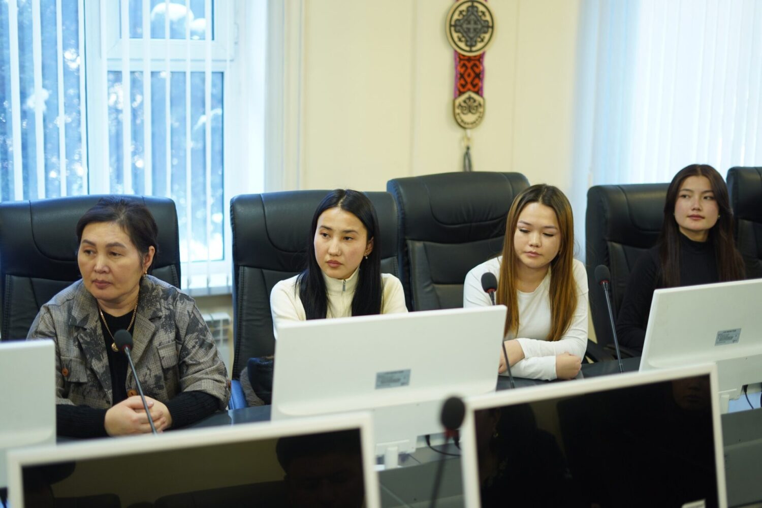 Студенттер театрга акысыз киришет