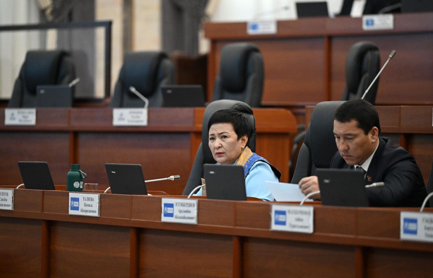 «Акылмандын» бүтүрүүчүлөрү менен «Эл үмүтүнүн» ээлерине артыкчылык