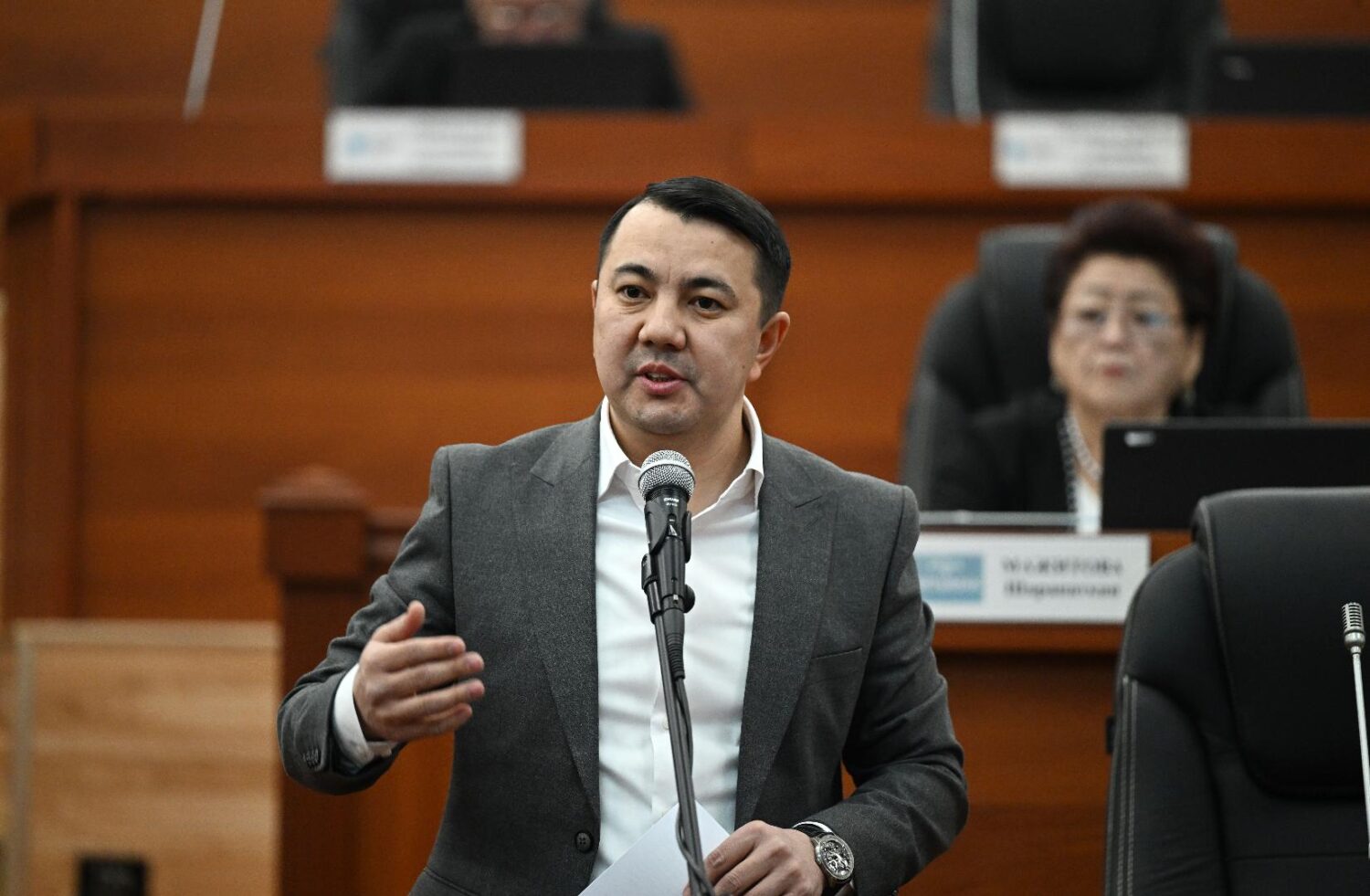 «Акылмандын» бүтүрүүчүлөрү менен «Эл үмүтүнүн» ээлерине артыкчылык