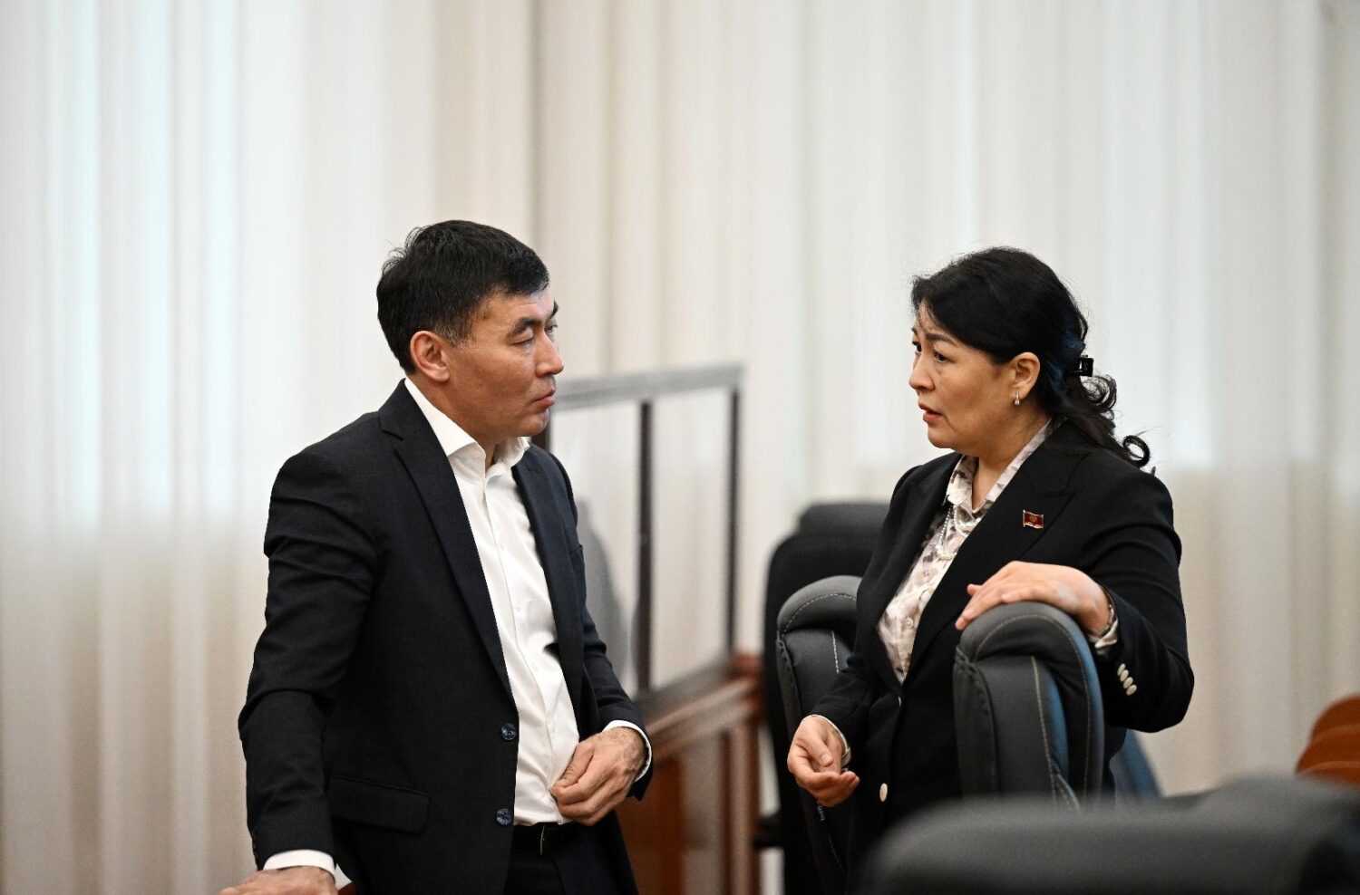 «Акылмандын» бүтүрүүчүлөрү менен «Эл үмүтүнүн» ээлерине артыкчылык