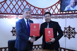 ОшМУ үч меморандумга кол койду