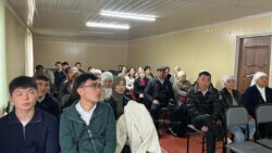 ОшМУнун студенттеринен алайлык мугалимдердерге көмөк