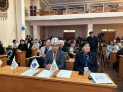 200 илимий баяндама окулду