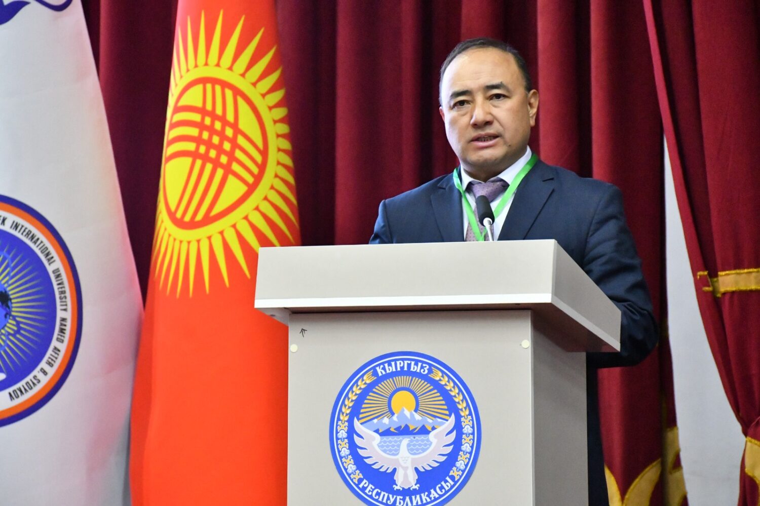 200 илимий баяндама окулду