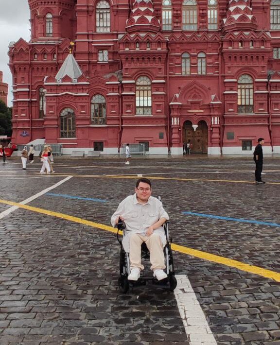 БИЛИМ МЕНЕН БИЙИКТИККЕ УМТУЛГАН АСМАН