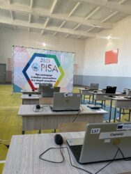 PISA—2025: ИСА ҮКҮЕВ МЕКТЕБИНДЕ ТЕСТИРЛӨӨ УЮШКАНДЫКТА ӨТТҮ