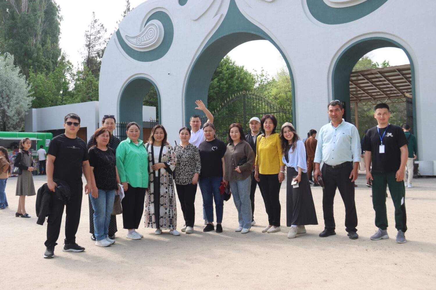 ОШТУНУН ОКУТУУЧУЛАРЫ ТАШКЕНТТЕ ЭС АЛДЫ