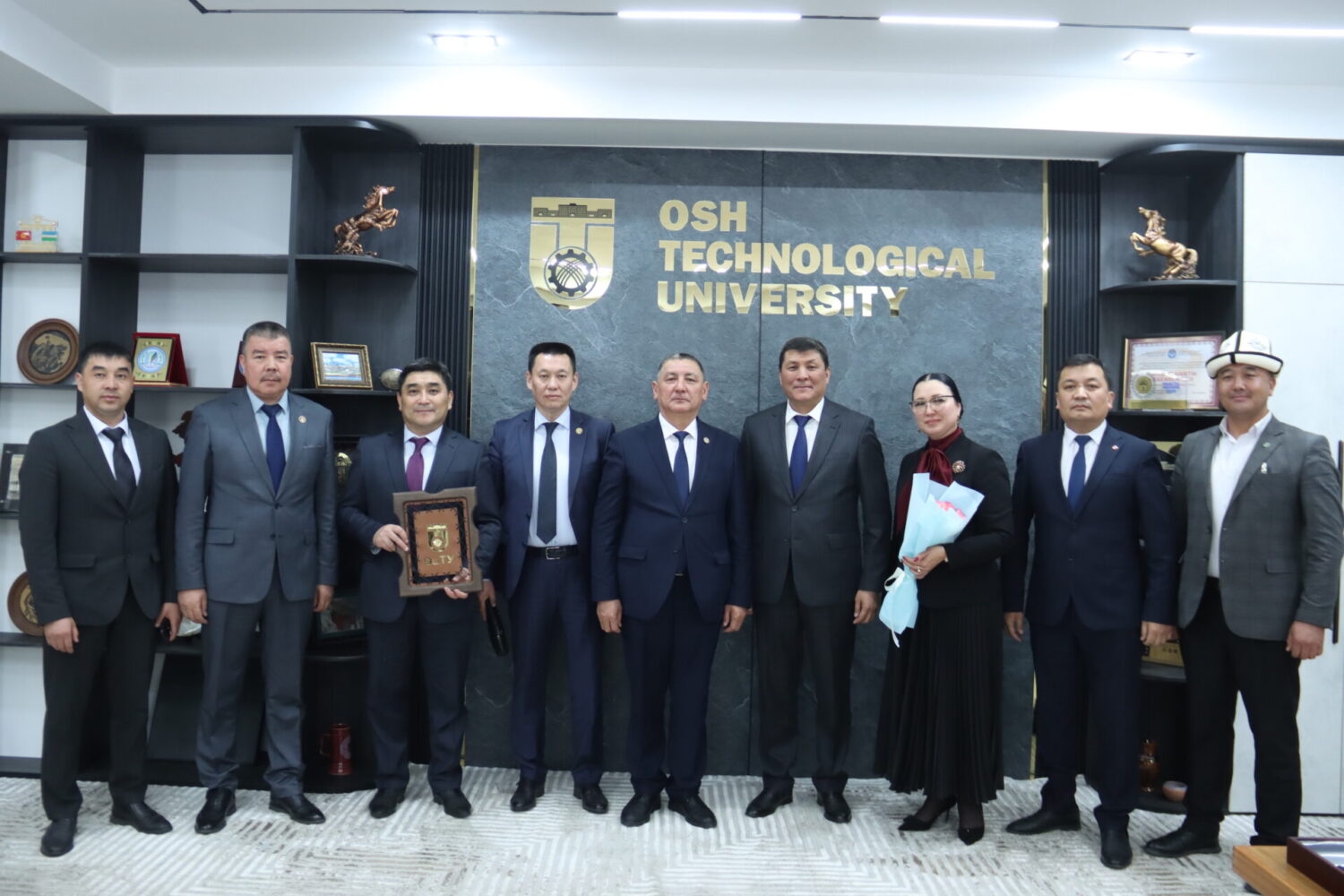 ЖОЖдор АРАСЫНДАГЫ ЖЕМИШТҮҮ АЛАКАЛАР