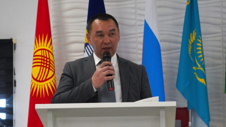 «АЛТЫН ТҮЙҮН»: ӨНҮГҮҮГӨ КАРАЙ ЖОЛ