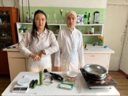 УЧИТЕЛЬ, ВДОХНОВЛЯЮЩИЙ НА БУДУЩЕЕ