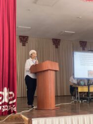 КМУНУН 80 ЖЫЛДЫГЫНА КАРАТА ИЛИМИЙ- ПРАКТИКАЛЫК СИМПОЗИУМ ӨТҮП ЖАТАТ