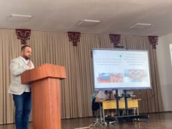 КМУНУН 80 ЖЫЛДЫГЫНА КАРАТА ИЛИМИЙ- ПРАКТИКАЛЫК СИМПОЗИУМ ӨТҮП ЖАТАТ