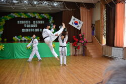 Кыргызско-Корейский фестиваль дружбы в СОШ №2 Бишкека