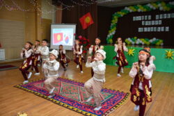 Кыргызско-Корейский фестиваль дружбы в СОШ №2 Бишкека