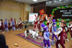 Кыргызско-Корейский фестиваль дружбы в СОШ №2 Бишкека