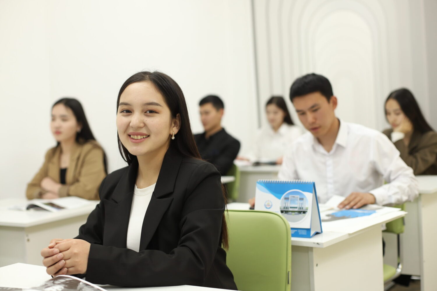 ОшМПУ – КЫЛЫМДЫК ТАЖРЫЙБА МЕНЕН ПЕДАГОГДОРДУ ДАЯРДООЧУ УСТАКАНА