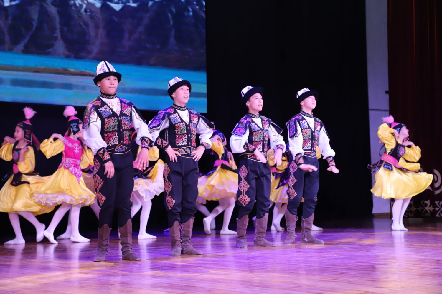 УЛУТТУК БИЛИМ БЕРҮҮ – ӨНҮГҮҮГӨ БОЛГОН КАДАМ