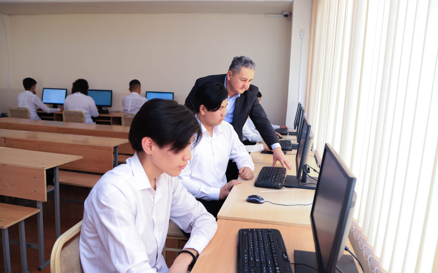 К.И.Скрябин атындагы Кыргыз улуттук агрардык университетине караштуу СУЛТАН ИБРАИМОВ атындагы АГРОТЕХНИКАЛЫК КОЛЛЕДЖИ