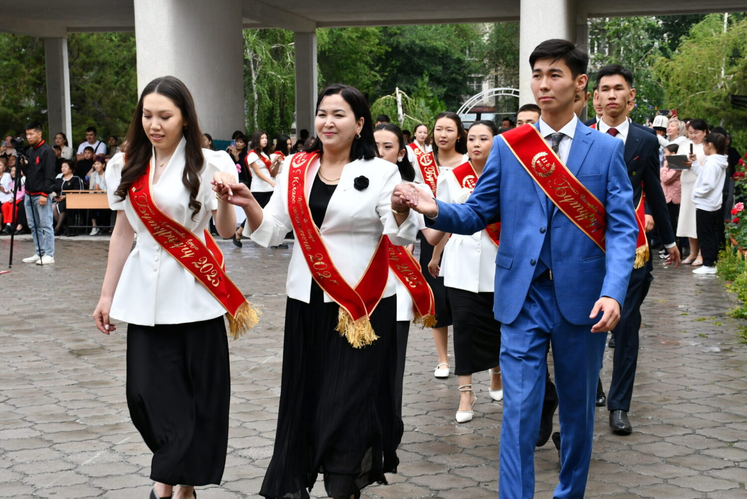 АЙТМАТОВ АЧКАН МЕКТЕПТЕГИ АКЫРКЫ КОҢГУРОО САЛТАНАТЫ