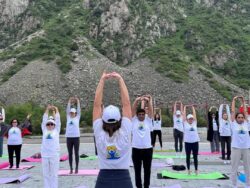 СЕРГЕК ЖАШОО ОБРАЗЫ: ЙОГА КҮНҮНӨ АРНАЛДЫ