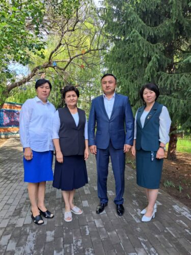 МУГАЛИМ ӨЗГӨРҮҮНҮН, ЖАҢЫЛАНУУНУН ЭЛЧИСИ ЖАНА ЖАРЧЫСЫ