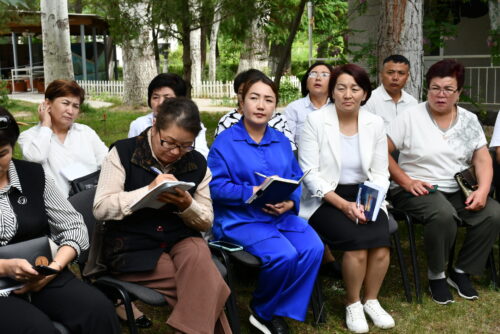 МУГАЛИМ ӨЗГӨРҮҮНҮН, ЖАҢЫЛАНУУНУН ЭЛЧИСИ ЖАНА ЖАРЧЫСЫ