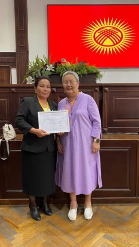 МЕКТЕП ОКУУЧУЛАРЫНЫН СӨГҮНГӨН АДАТТАРЫНА МУГАЛИМДИН МАМИЛЕСИ