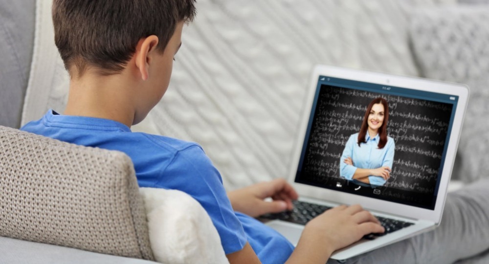 АРАЛЫКТАН ОКУТКАН АЛГАЧКЫ МЕКТЕП