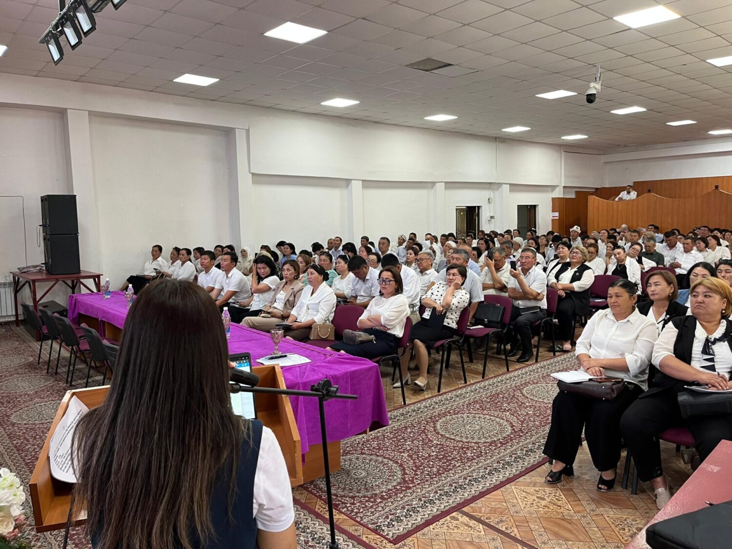 Педагогдор санариптик билим берүү платформаларын үйрөнүүдө