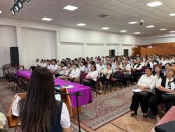 Педагогдор санариптик билим берүү платформаларын үйрөнүүдө