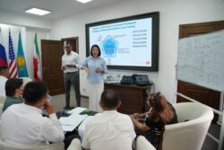 Сингапурлук тренерлерден сабак