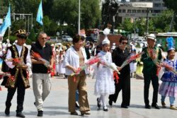 ЫСЫК-КӨЛ ДОСТОРДУ ЧОГУЛТТУ