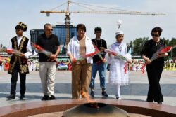 ЫСЫК-КӨЛ ДОСТОРДУ ЧОГУЛТТУ