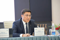 Эдиль Байсалов Билим берүү, илим жана инновациялар министринин жаңы орун басарларын тааныштырды