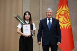 54 БҮТҮРҮҮЧҮГӨ АЛТЫН СЕРТИФИКАТ ТАПШЫРЫЛДЫ