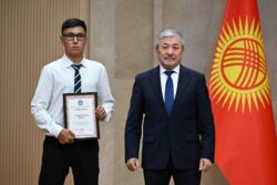 54 БҮТҮРҮҮЧҮГӨ АЛТЫН СЕРТИФИКАТ ТАПШЫРЫЛДЫ